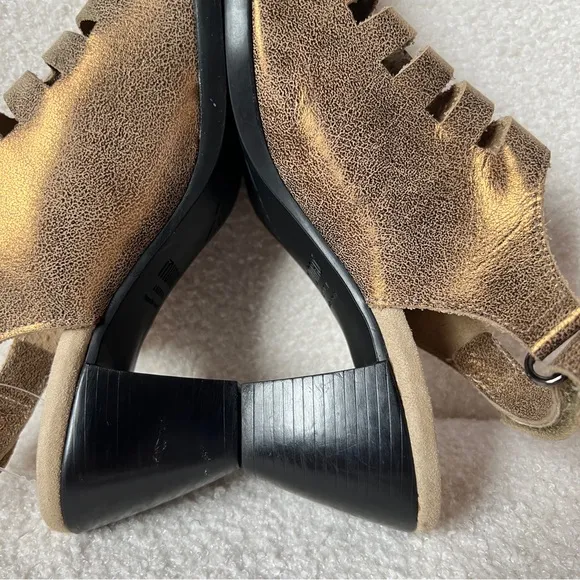 Munro Abby Peep Toe Slingback Sandals Tan Gold Leather Stacked Heel Women's 7.5