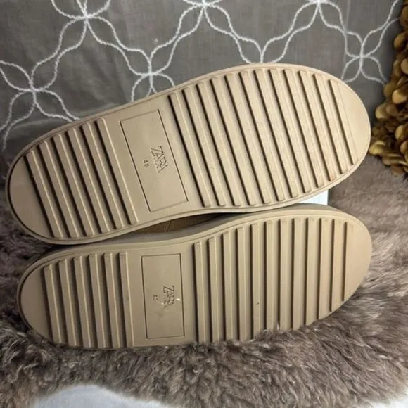(N6) Zara style‎ UGG platform buckle boots, size 40/9 US