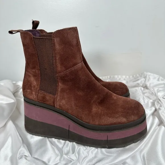 Nakedfeet Platform Chelsea Boots Suede Leather Ankle Booties Stacked Heel 9M