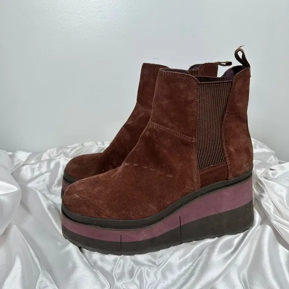 Nakedfeet Platform Chelsea Boots Suede Leather Ankle Booties Stacked Heel 9M
