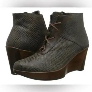 Naot Nadine Gray Textured Leather Lace-Up Wooden Wedge Ankle Boots US 8 NEW