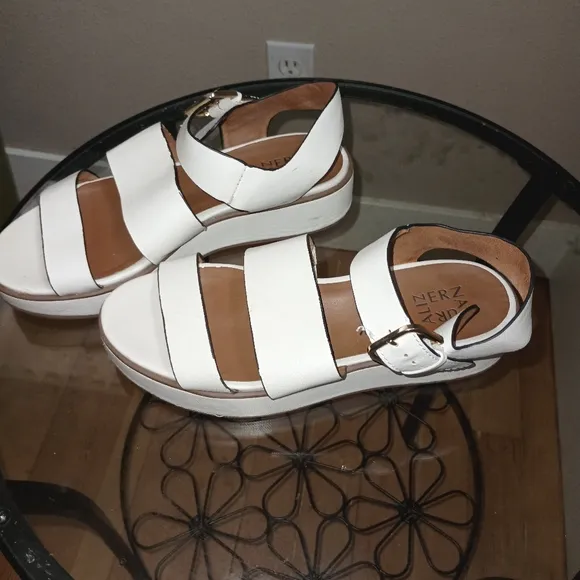 Naturalizer Sandals White Faux Leather Strap Platform Buckle Ankle Women's sz 9