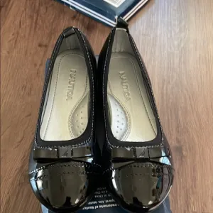 Nautica Lunete Cap Tod  girl Shoes Size 1 NWT