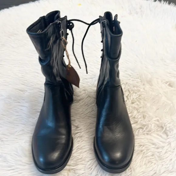 NEW $190 SOFFT Sharnell Black Leather Slouch Lace up low heel boots women sz 6