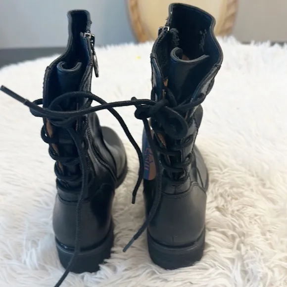 NEW $190 SOFFT Sharnell Black Leather Slouch Lace up low heel boots women sz 6