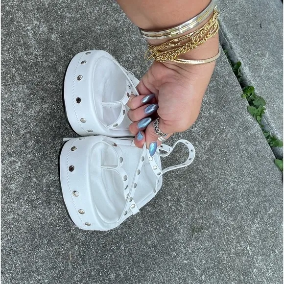 NEW Azalea wang white platform strappy sandals