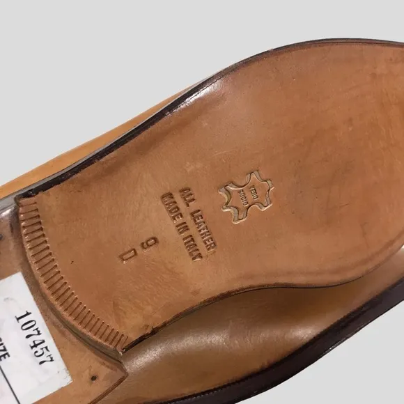 New Barneys New York lace up dress shoes size 9 D