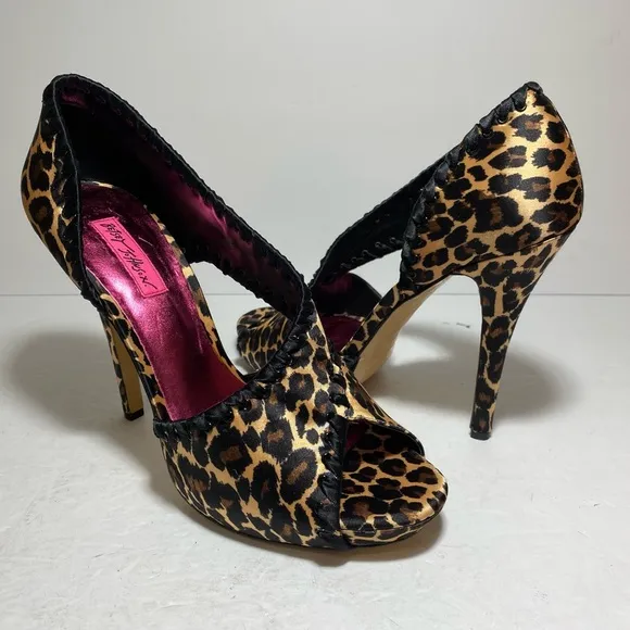 New Betsy Johnson Leopard Peep Toe Satin High Heel Pump Women's Shoes Size 10