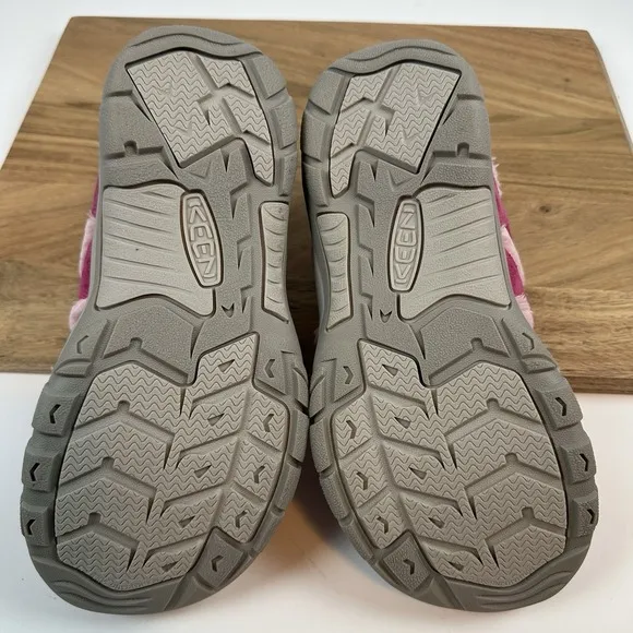New Big Kids Keen Newport Pink Suede Fruit Dove/Ballet Slipper Shoes Size 7 Y