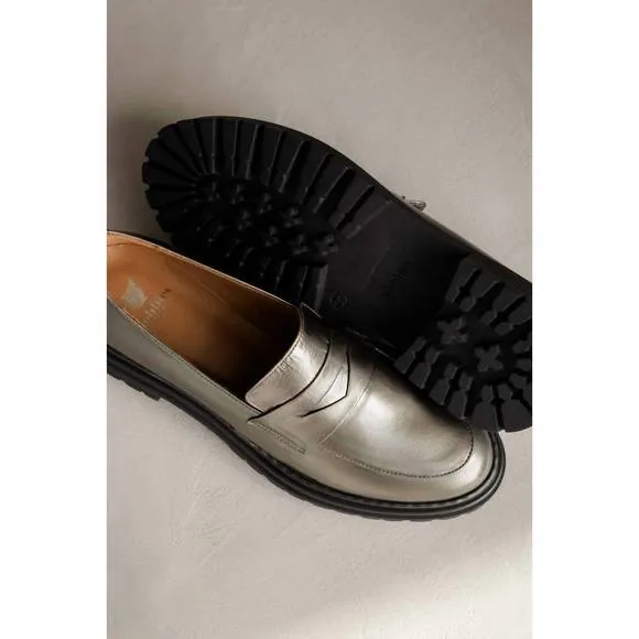 NEW BOBBIES women's amalia loafer in cosmic silver