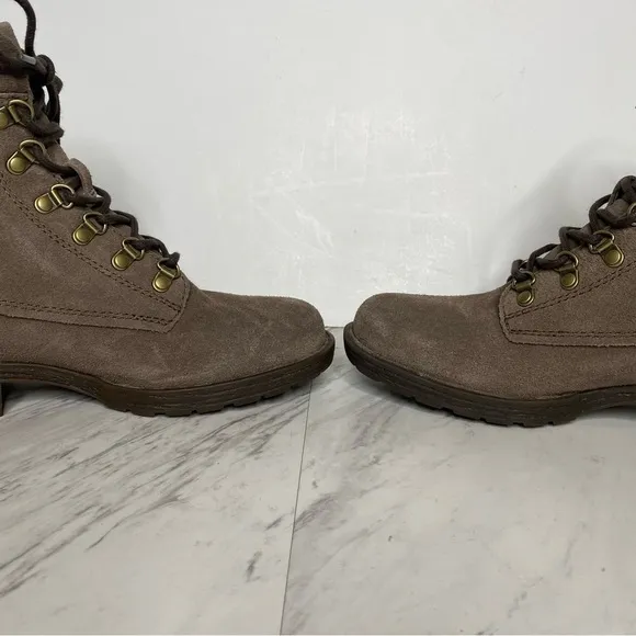 New! Born Codi Gray Lace Up Boot 8M
