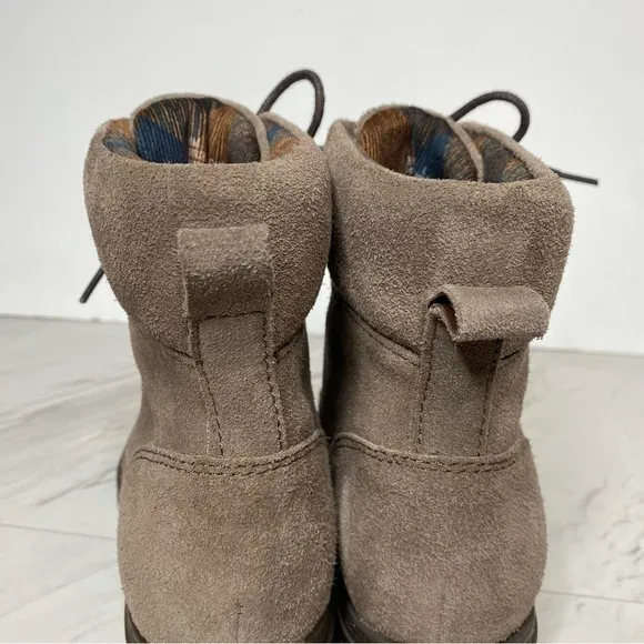 New! Born Codi Gray Lace Up Boot 8M