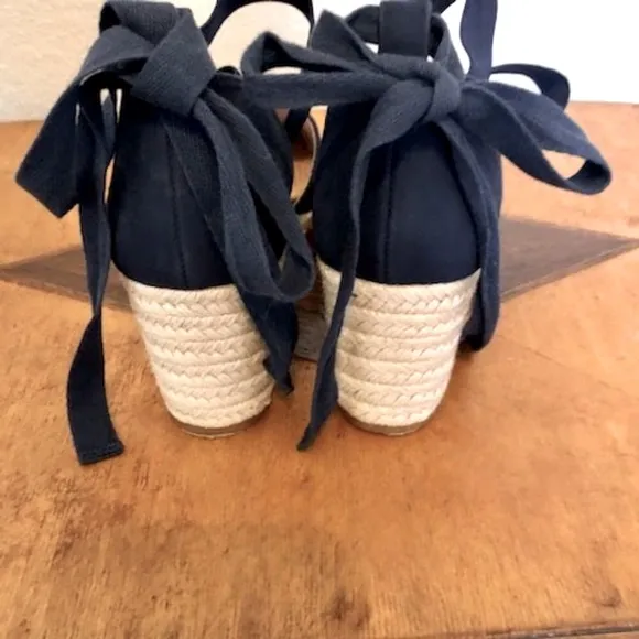 New CORSO COMO Romley Navy Blue Espadrille Wedge Sandal 9.5 MSRP $129