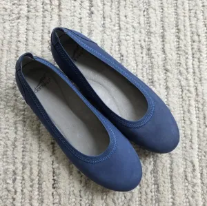 NEW Dansko Kristen Newbuck Ballet Flats Shoes Size 9 / 39
