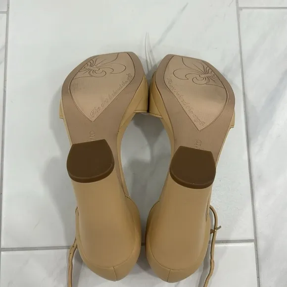 NEW! Franco Sarto Beige Leather Dima Heels- Size 9.5