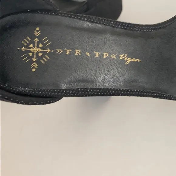 NEW Free People Vegan Suede Feel Black Platform Sandals Sz 8