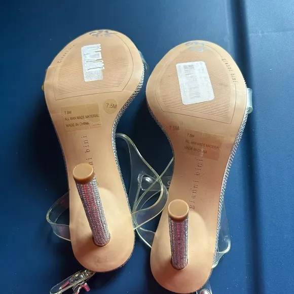 NEW Gianni Bini, Elegant Silver Stiletto Heels