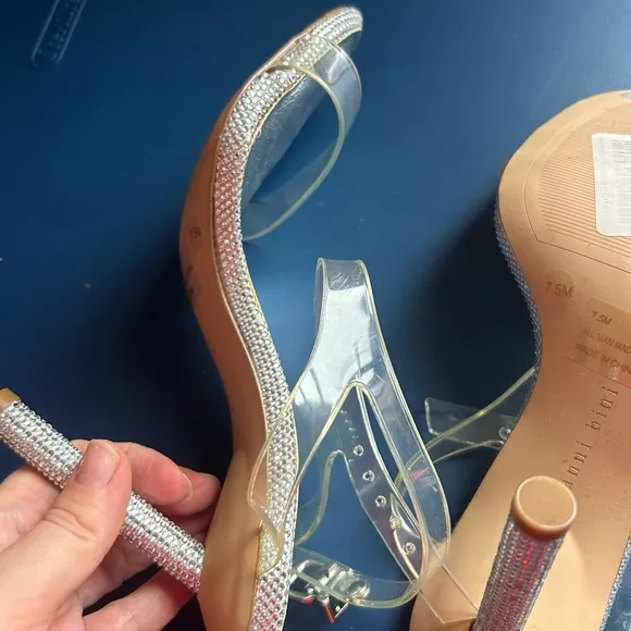 NEW Gianni Bini, Elegant Silver Stiletto Heels