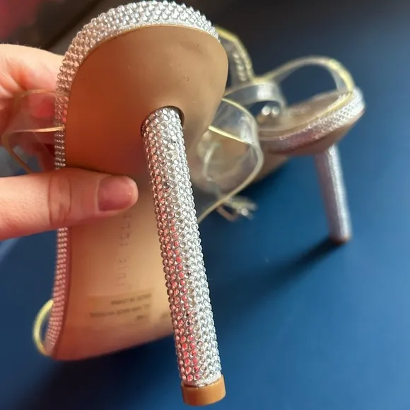NEW Gianni Bini, Elegant Silver Stiletto Heels