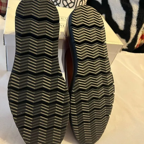 NEW IN BOX STEVE MADDEN MENS DRESS SHOES