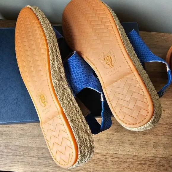 NEW IN BOX COLE HAAN CLOUDFEEL ESPADRILLE SANDALS BRIGHT COBALT SNAKE PATTERN 9B