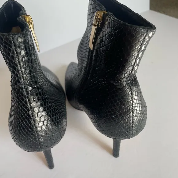 NEW L’Agence Aimee II Bootie in‎ Black Snake Reptile Pointed Toe 39.5 EU 9 US