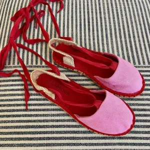 NEW L’Amour Lace Up Espadrilles Ribbon Tie Flats Pink and Red Little Girls 13