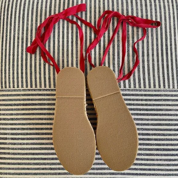 NEW L’Amour Lace Up Espadrilles Ribbon Tie Flats Pink and Red Little Girls 13