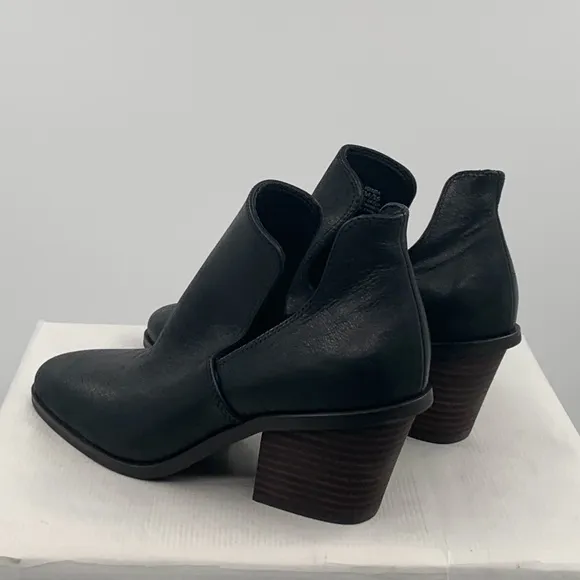 🌹New Listing🌹NWT Lucky Vellida Women’s Black Leather Ankle Boot Bootie Shoes