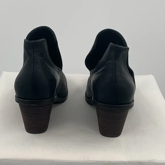 🌹New Listing🌹NWT Lucky Vellida Women’s Black Leather Ankle Boot Bootie Shoes