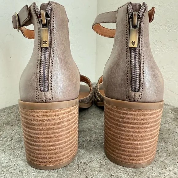 NEW Lucky Brand Tasmina Leather Ankle Strap Open Toe Heels Shoes Women’s Size 9