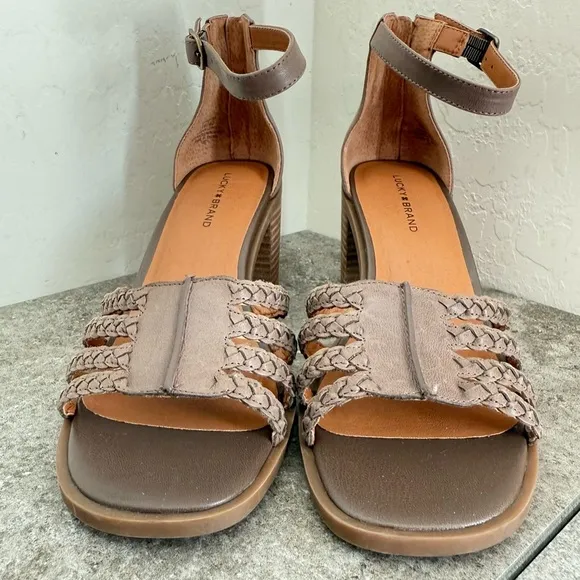 NEW Lucky Brand Tasmina Leather Ankle Strap Open Toe Heels Shoes Women’s Size 9