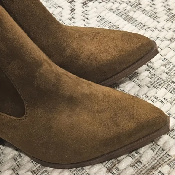 NEW! MARC FISHER Mayko Cognac Pointed Toe Over The Knee Boots!