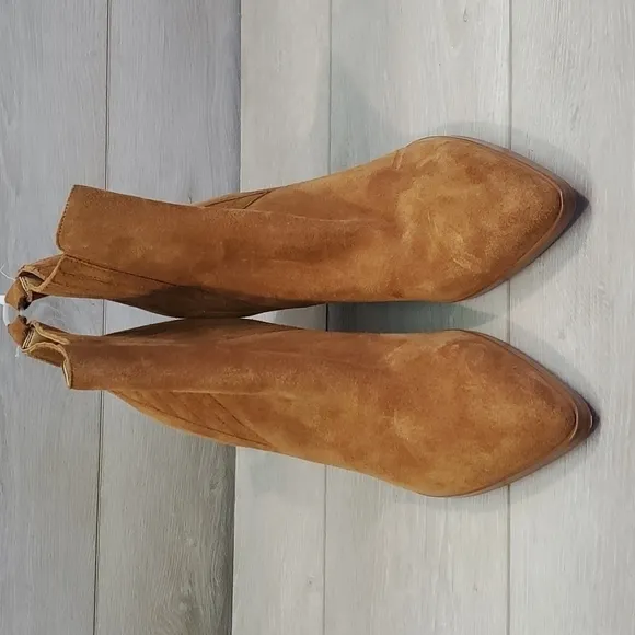 NEW Marc Fisher Women LTD Alva Heels Pointed Toe Boots shoes sz 11M