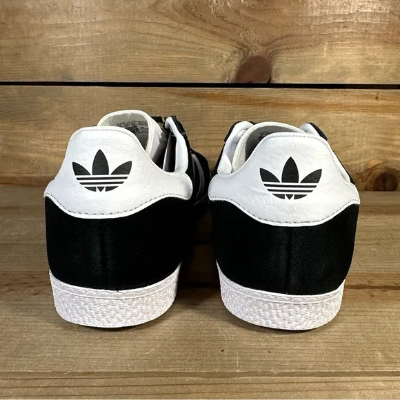 NEW Multiple Sizes Adidas Gazelle “Core Black Cloud White Gold” Sneakers BB2502