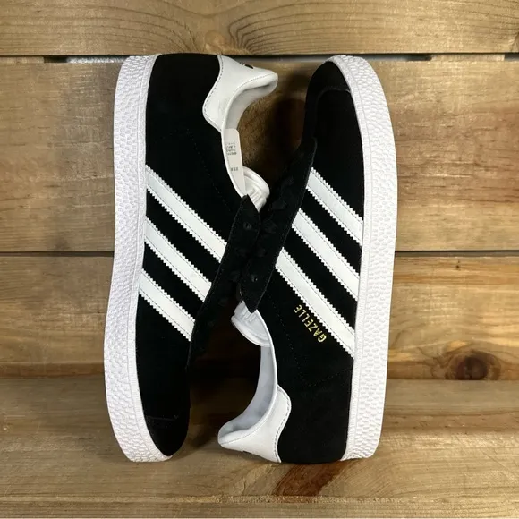 NEW Multiple Sizes Adidas Gazelle “Core Black Cloud White Gold” Sneakers BB2502