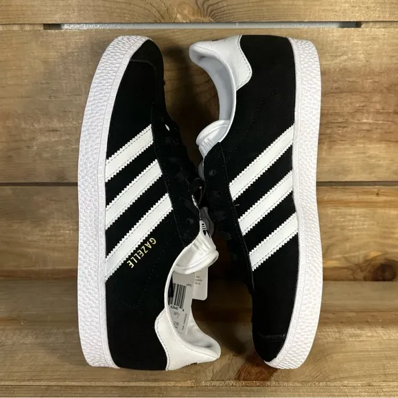 NEW Multiple Sizes Adidas Gazelle “Core Black Cloud White Gold” Sneakers BB2502
