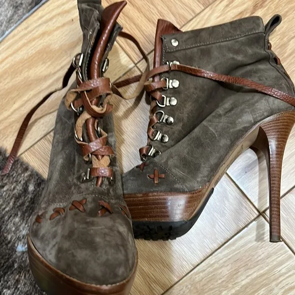 New Ralph Lauren boots, sz40 . Made in Italy