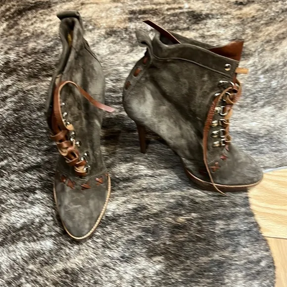 New Ralph Lauren boots, sz40 . Made in Italy