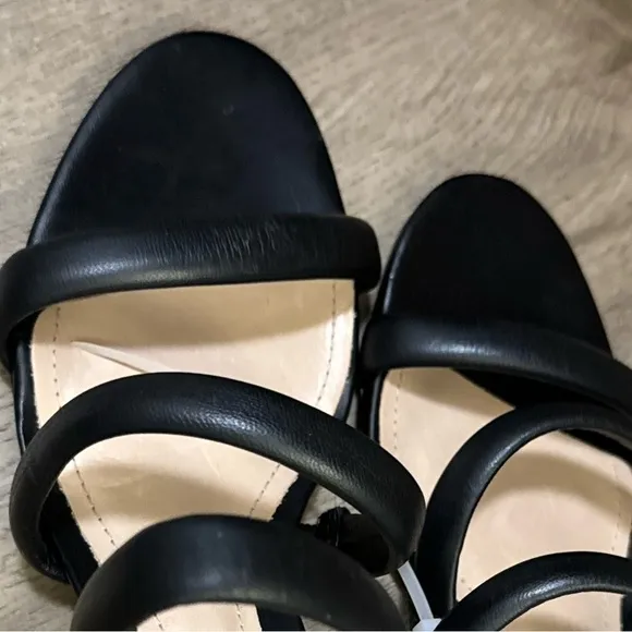 NEW! Schutz Black Olly Block Heel Sandal - Size 7.5