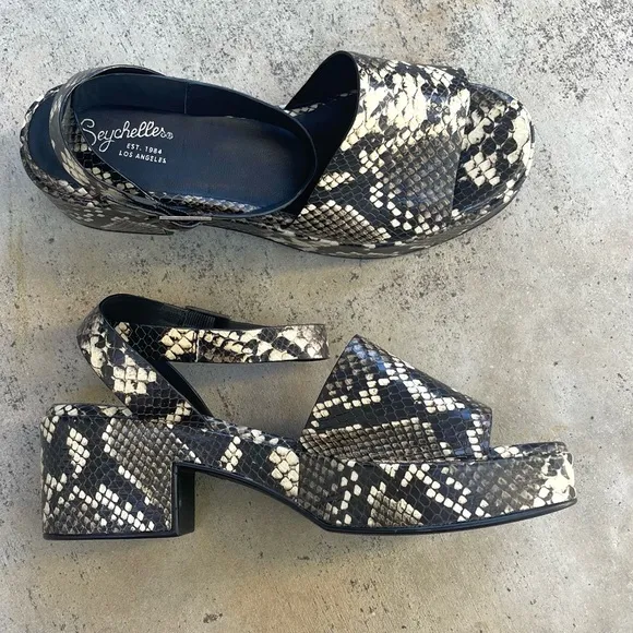 NEW Seychelles Calming Influence Python Snake Platform Sandals NWOB Size 9