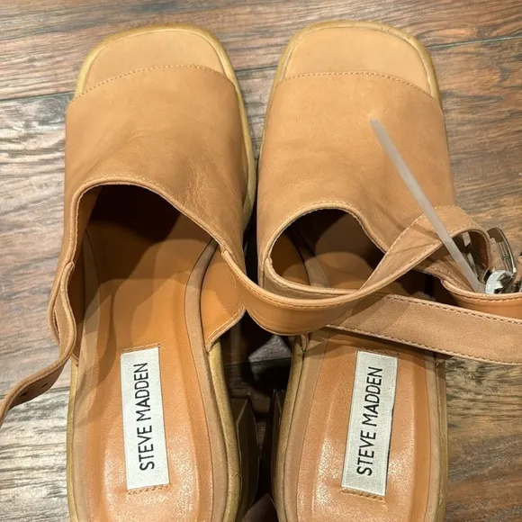 NEW! Steve Madden Camel Forza Sandal - Size 8