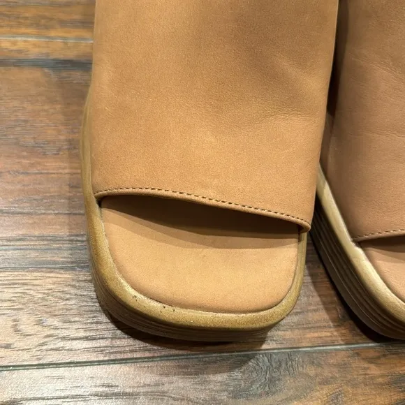 NEW! Steve Madden Camel Forza Sandal - Size 8