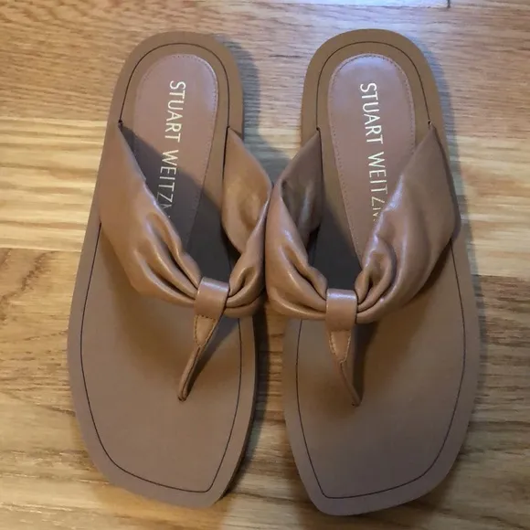 NEW Stuart Weitzman Cassie Leather Thong Sandals