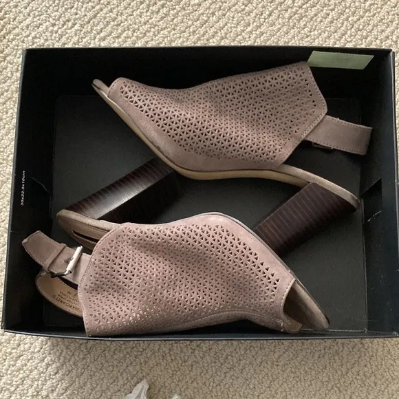 NEW TAHARI Taupe Grey Margaret Perforated Suede Block Heel Sandals Shoes 8 NIB