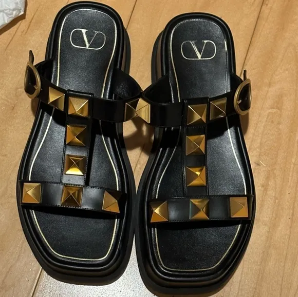 NEW! Valentino Garavani platform stud sandals