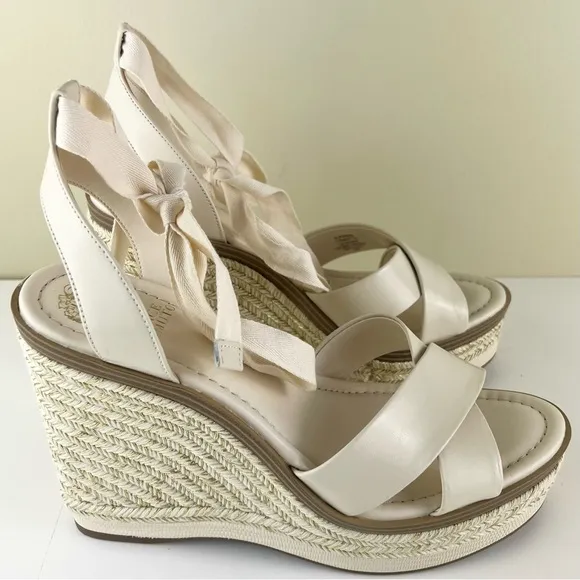 NEW VINCE CAMUTO BEIGE PLATFORM WEDGE SANDALS