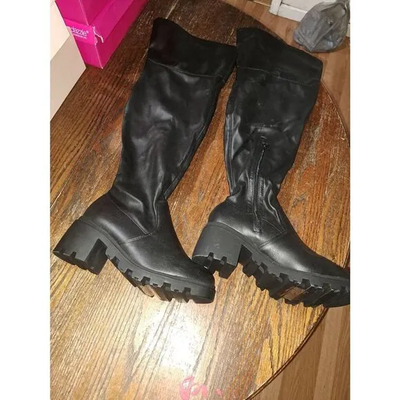 New 9.5E Extra Wide JustFab Black Jordane Platform Lug Sole Over the Knee Boots