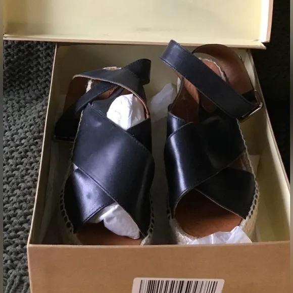 NIB Alohas Women’s Vegas Black Platform Espadrille Sandals, Buckle; Size 7.5