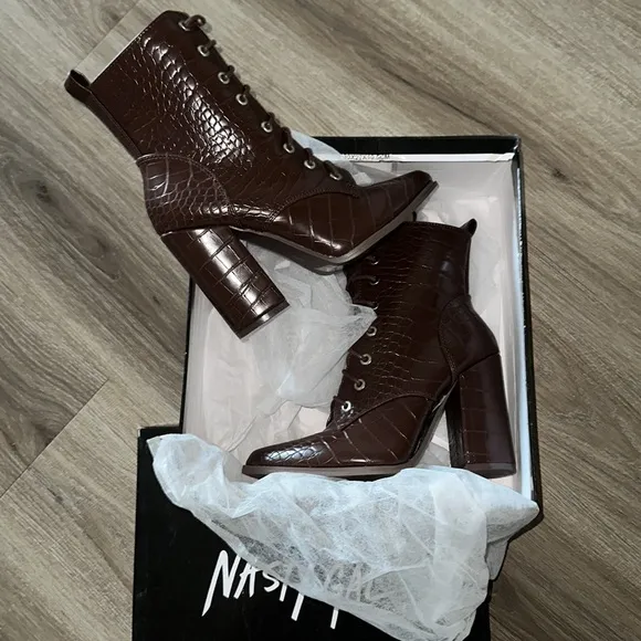 NIB- Croc Style Faux Leather Boots 🐊👢